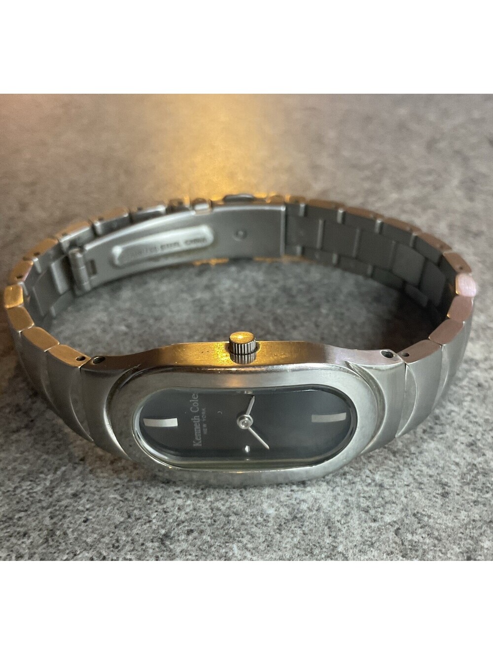 Kenneth Cole Womens Bracelet Watch 18mm Stainless Steel Case/Band Black Dial A20